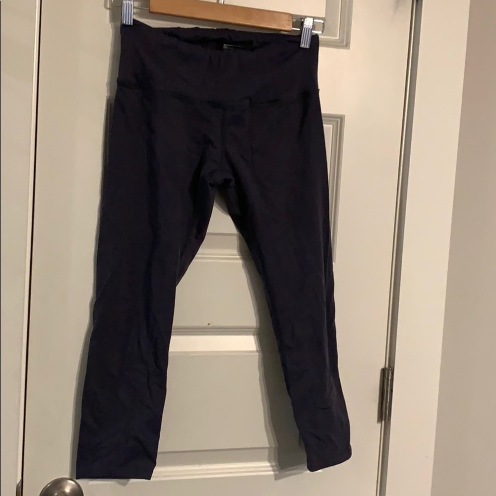 Black/grey/blue capris